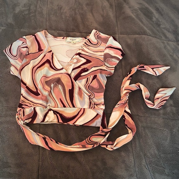 Pink and white swirl crop top size M - Picture 1 of 3